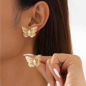 Elegant Gold Butterfly Earrings
